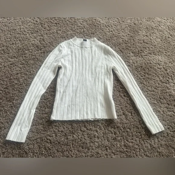 Women's White Sweater - Picture 1 of 3